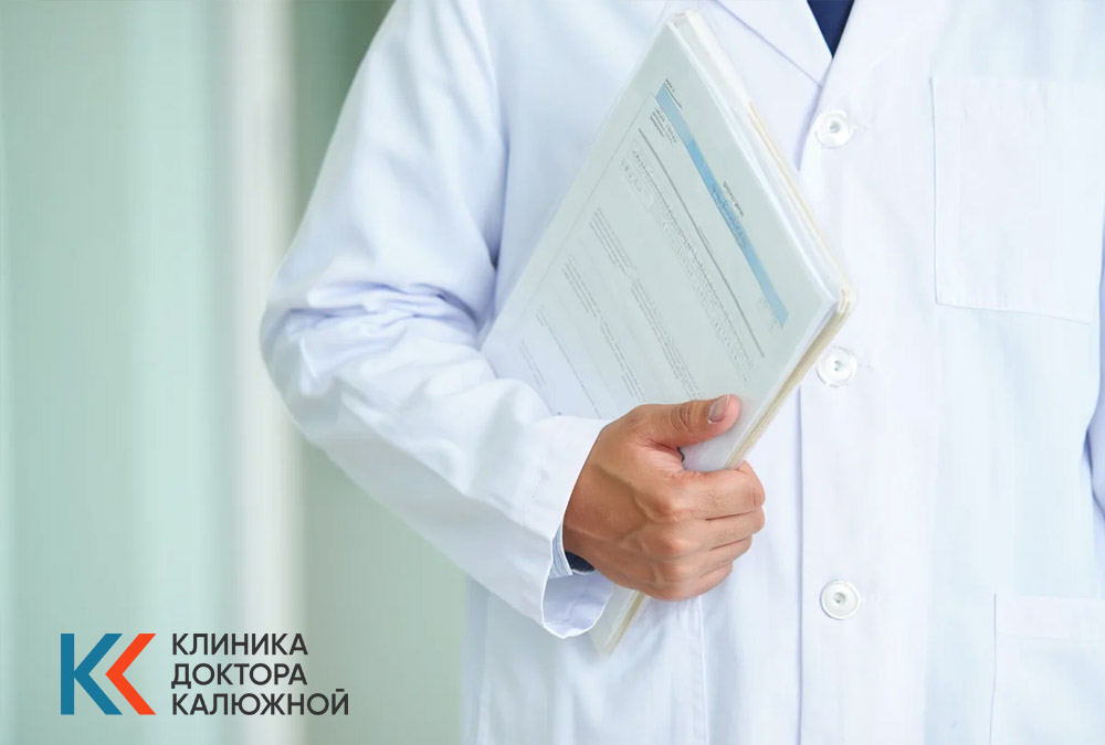 Почему важно стабильное кровообращение Врач держит в  руках документы